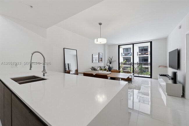 301 Altara Ave Unit 520