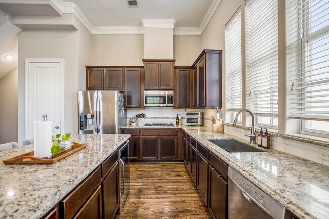 Photo - 2131 McIlhenny St