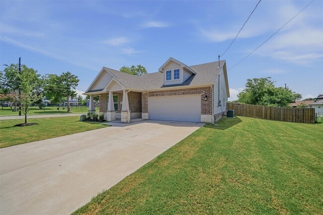 Photo - 3314 Gordon St