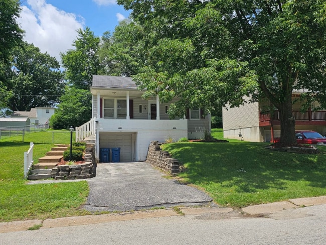 Building Photo - 25 N Marguerite Ave