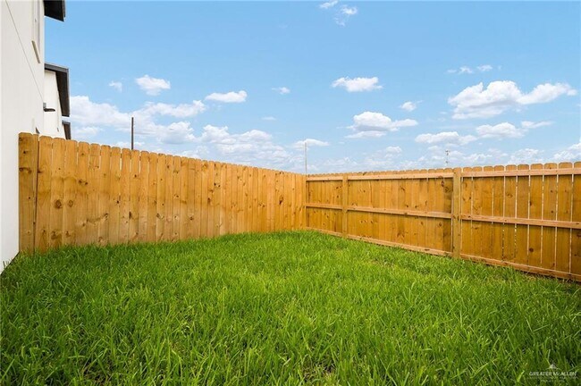 Photo - 15 Larkspur Ave Unit 4