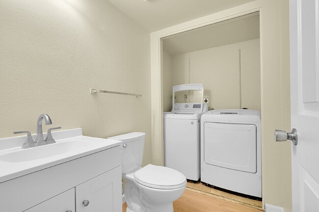 Photo - $1,695.00 - $500 OFF FIRST MONTH RENT - 2 ... Unidad #18C