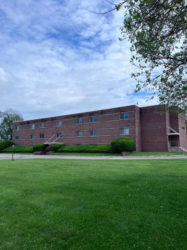 Building Photo - Franklin Studios Rental