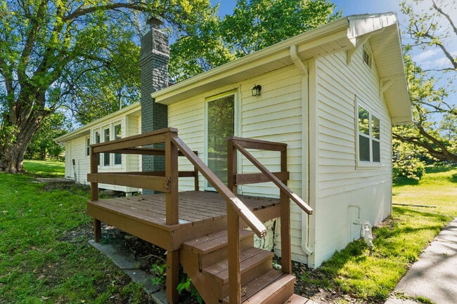 Photo - Charming 2-Bedroom Haven in Kansas City Northland!