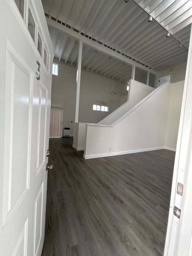 Photo - 915 Broadway St Unit 03