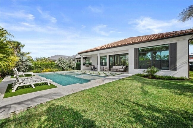 Building Photo - 13621 Le Christine Dr