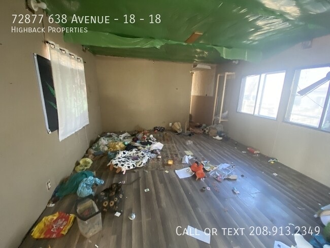 Photo - 72877-72638 638 Ave