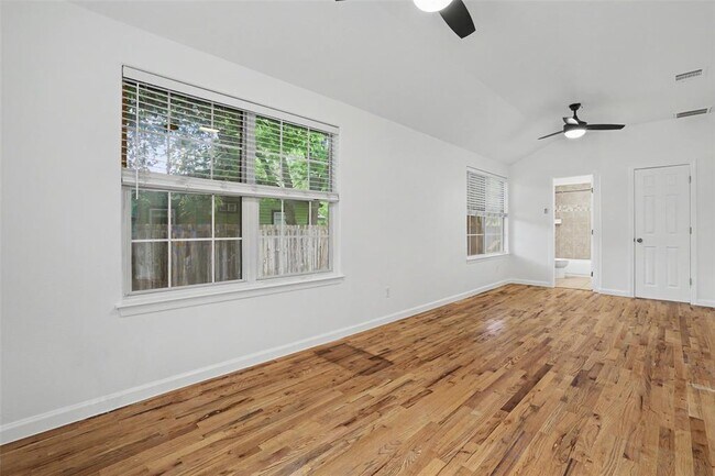 Photo - 6307 Chesterfield Ave