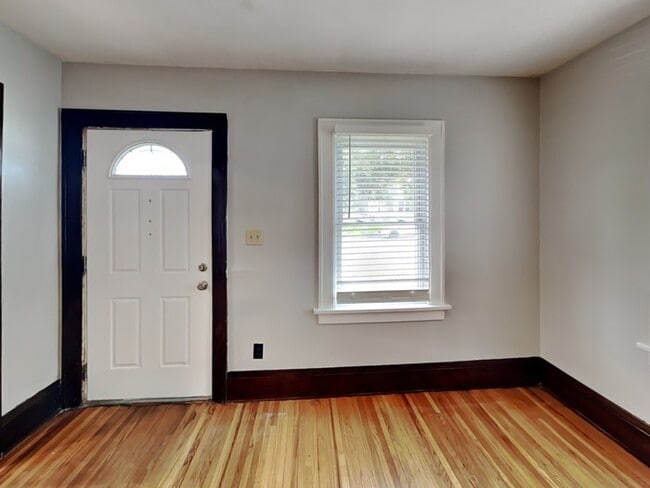 Photo - 2504 E 42nd St