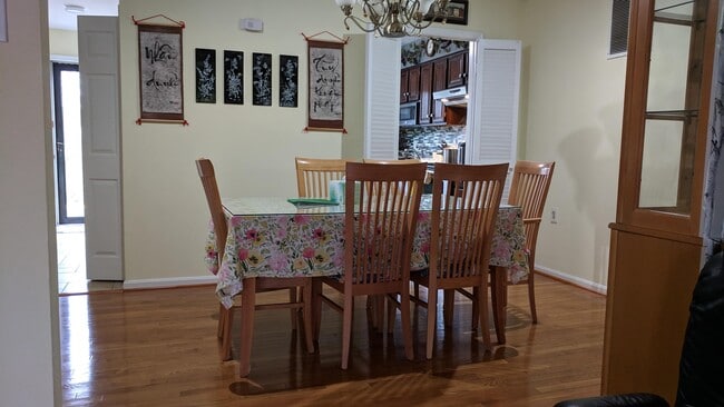 13914 Woods Run Ct