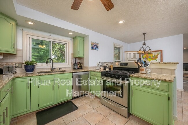 Photo - 8294 Whiteridge Cir