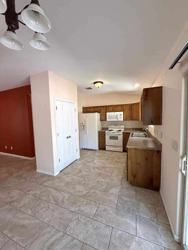 Photo - 352 W 350 S