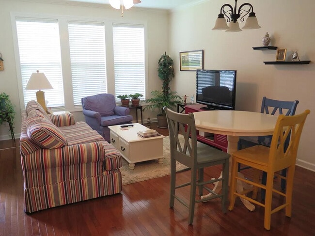 Photo - 3645 Edgemont Dr