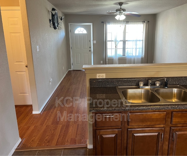 Photo - 221 Regency Dr