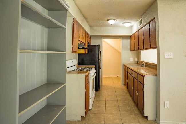 Photo - 5805 Cougar Dr Unit A