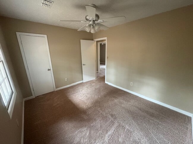 Photo - 117 W Hopson Rd