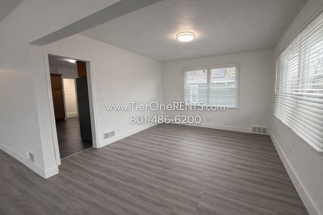 Photo - NO DEPOSIT option available for qualified renters with Obligo Unidad A