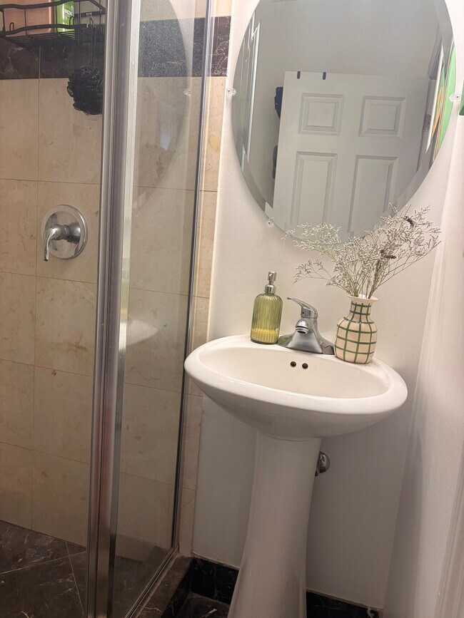 Photo - 2610 W Iowa St Unit 2F