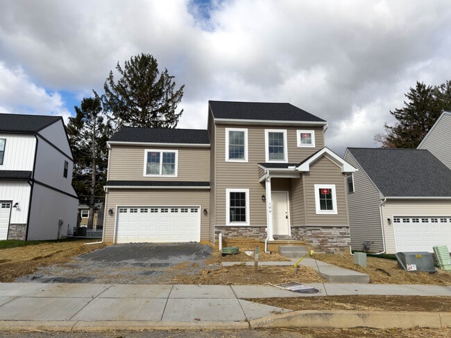 Building Photo - 108 Meadows Bnd