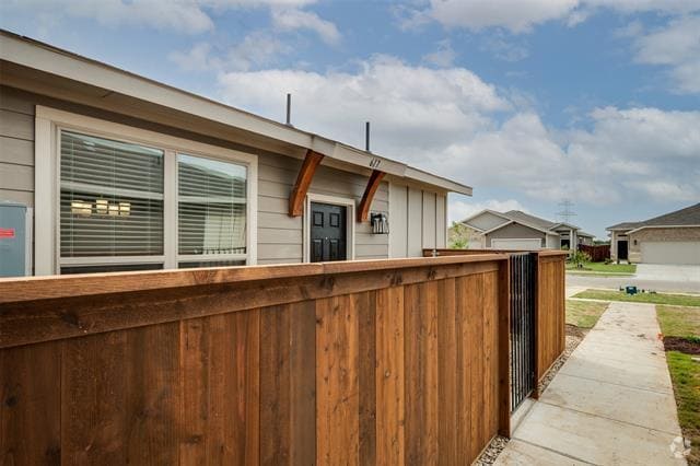 Building Photo - 617 Harvest Moon Dr Rental