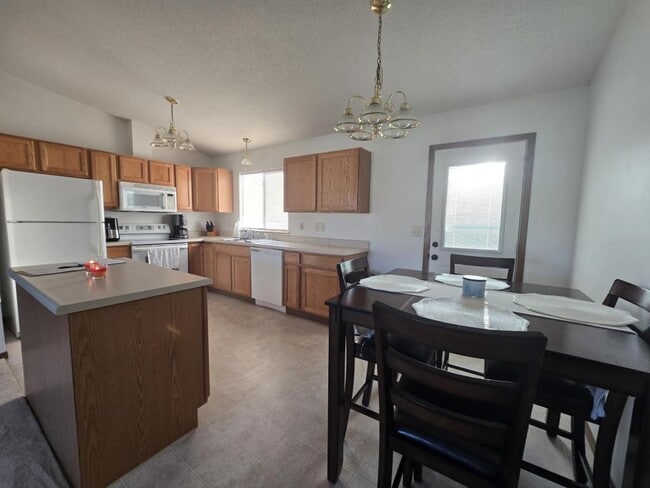 Photo - 1235 Ziebach St