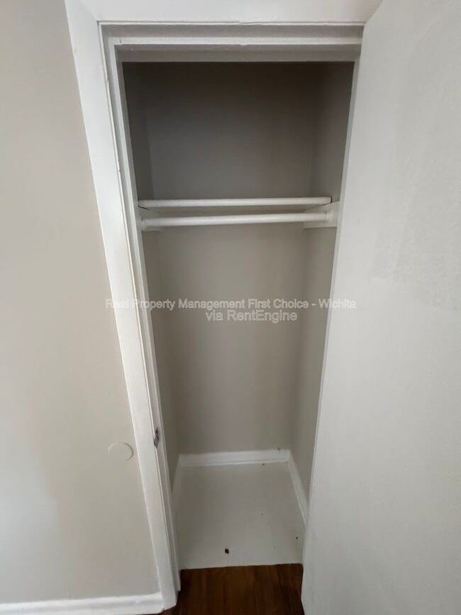 Photo - 1632 S Mission Rd