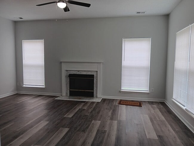 Photo - 2540 Governors Pointe Ct NE