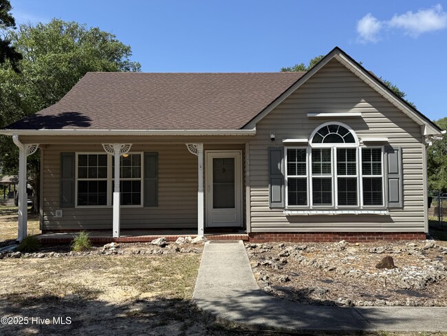 Building Photo - 1308 E Oak Island Dr Rental