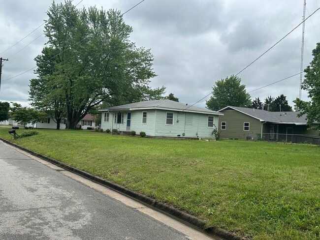 Photo - 3 BEDROOM 1 BATH IN JOPLIN-$1200 RENT-$1200 DEPOSIT