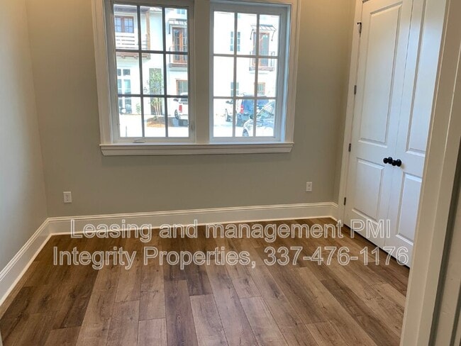 Photo - 104 Shirekeep Ln