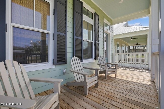 Photo - 254 Caillavet St