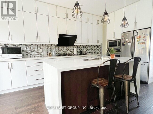 Photo - 16 Enfield Ave