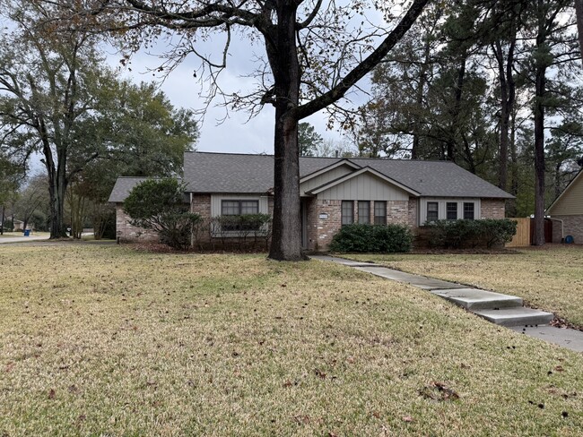 Building Photo - 717 Blue Ridge Dr