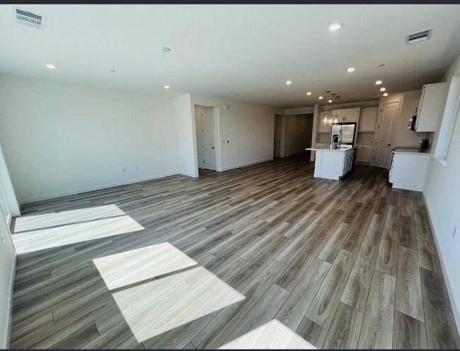 Photo - 1744 Halo Ave