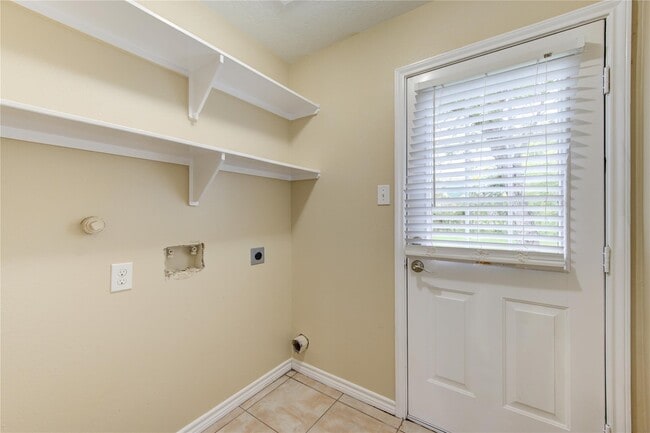 Photo - 605 Center St