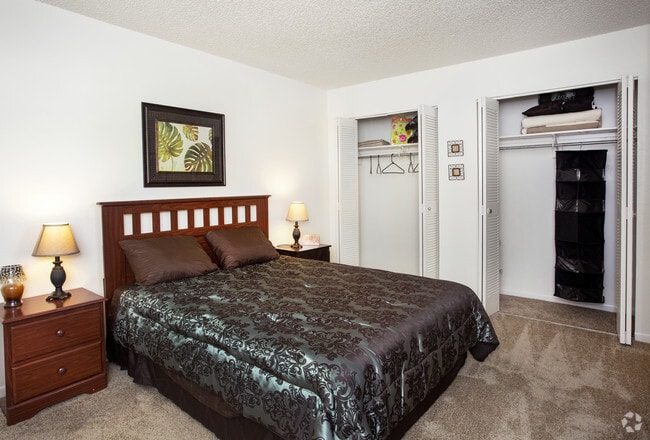 1BD/1BA - 786 SqFt - Bedroom
