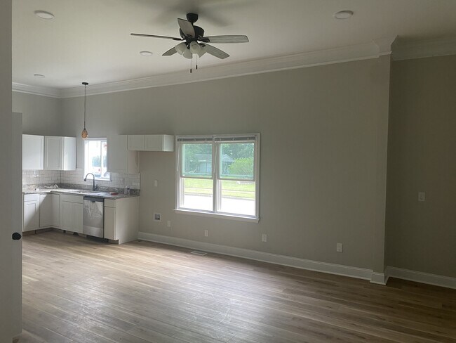 Photo - 309 N Webb St
