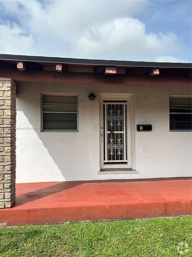 Building Photo - 210 Curtiss Pkwy Unit 9 Rental