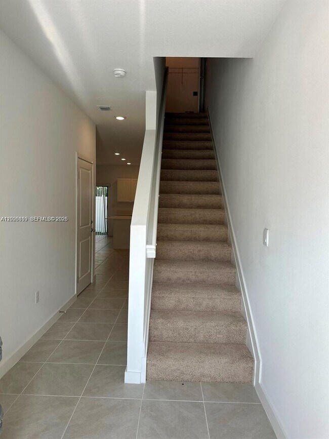853 SW 12th St