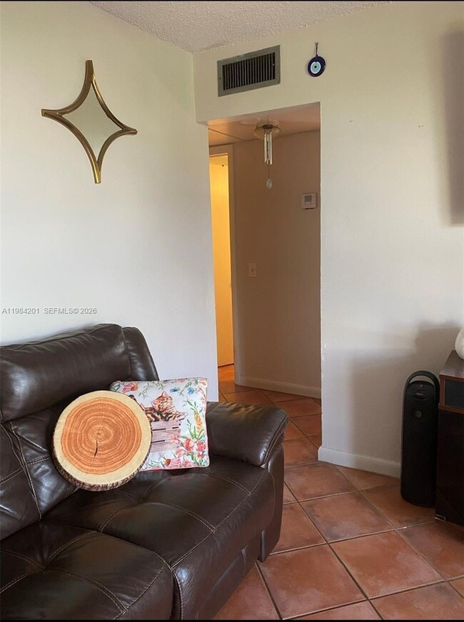 Photo - 1801 S Treasure Dr Unidad 414