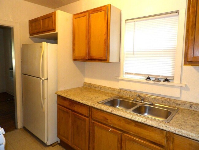 Photo - 407 NW 6th St