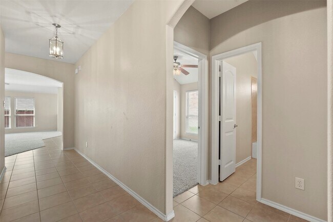 Photo - 1703 Twin Hills Way