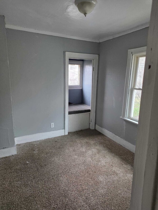 Photo - 2-Bedroom Gem on Barrie Avenue – Perfectly Quaint Living in Flint!