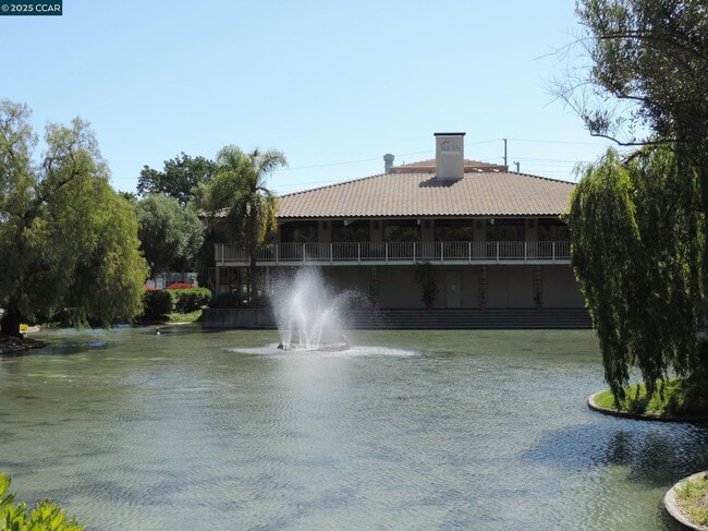 Building Photo - 310 N Civic Dr Unit 315