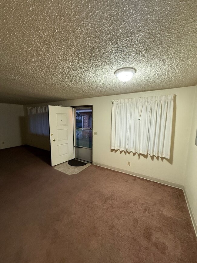 Photo - Mason- E 8th Street Unidad 2107 E 8th Street