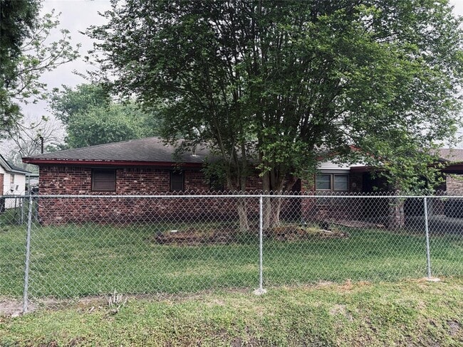 Building Photo - 415 Zinn Dr