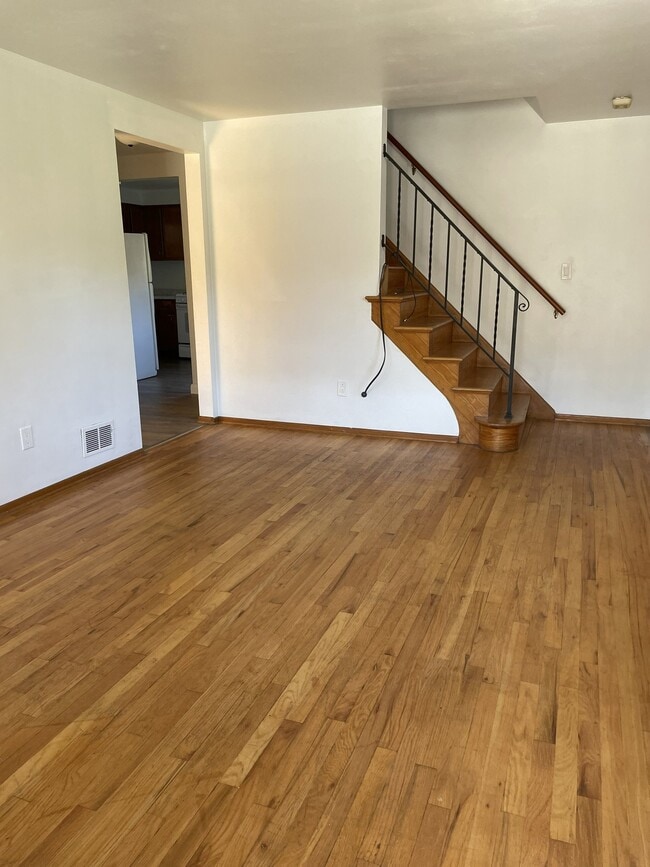 Photo - 799 Greenfield Ave