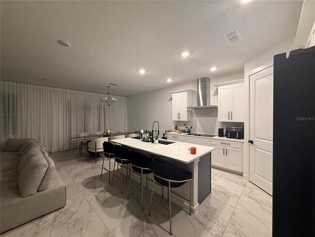 2252 Gold Smt St