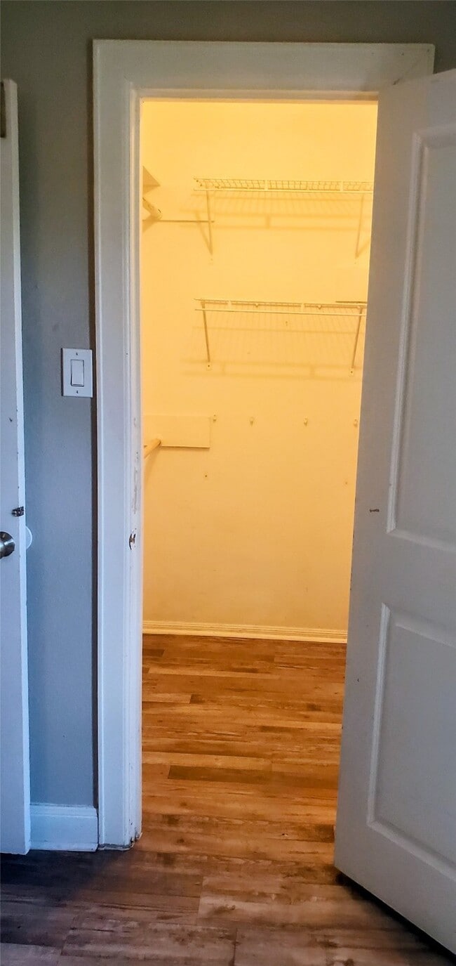 Building Photo - 15414 W Hampton Cir