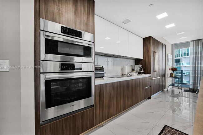 Photo - 488 NE 18th St